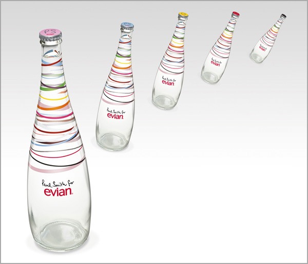 яркие линии на бутылках с водой